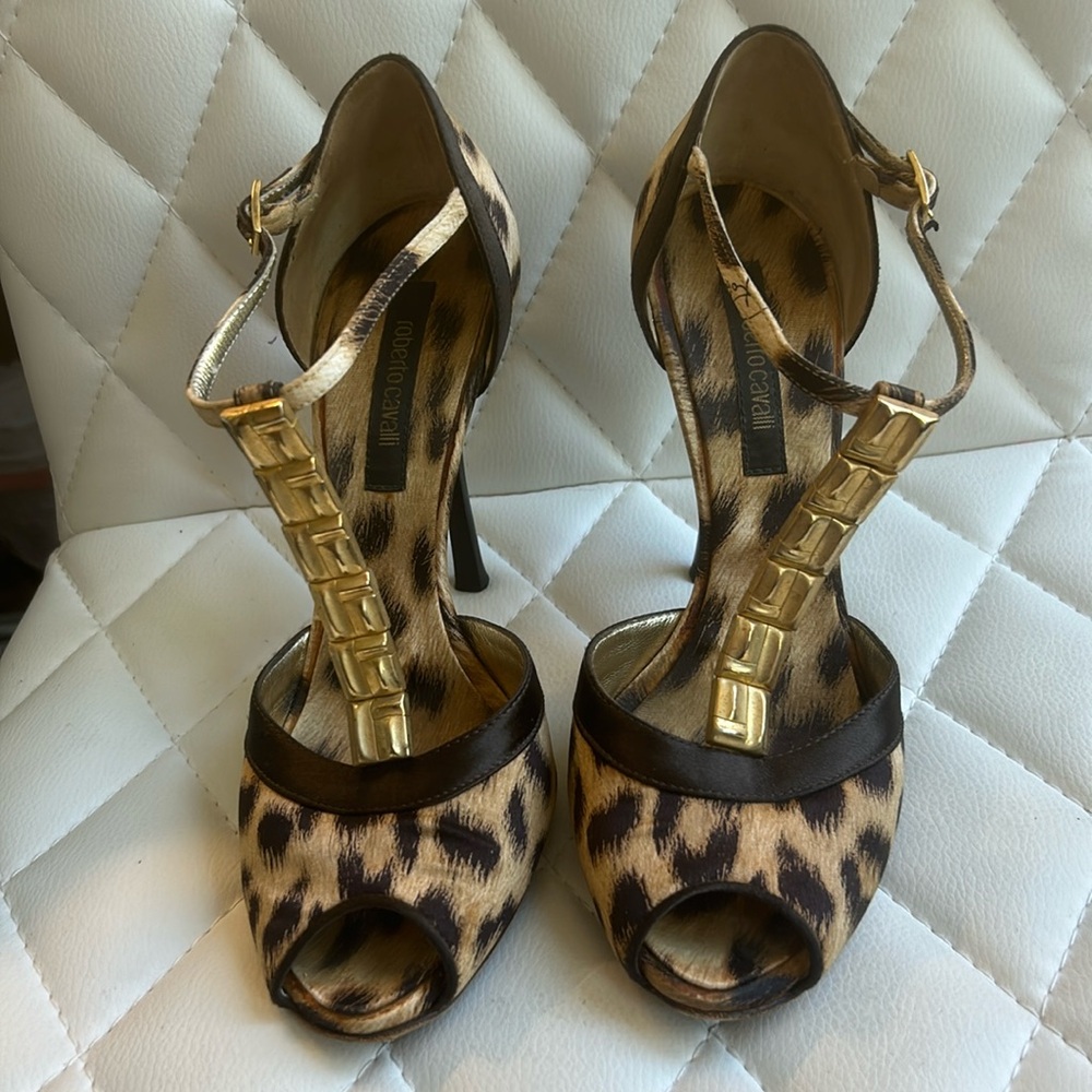 Roberto Cavalli Leopard Heel - Picture 2 of 7